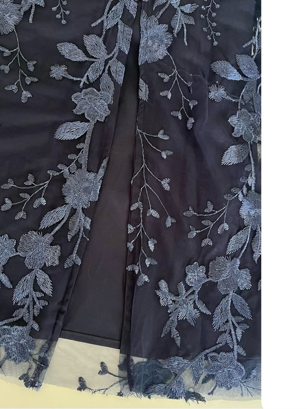 Lulu’s Navy Floral Embroidered Mesh Midi Dress M - Picture 10 of 13